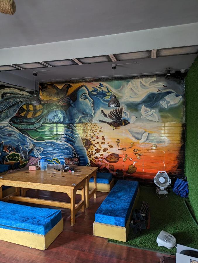 Attic Monkey Cafe & Rooms 마날리 외부 사진