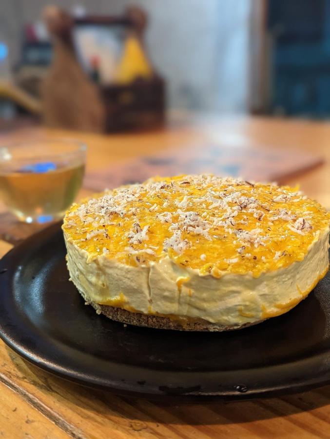 Attic Monkey Cafe & Rooms 마날리 외부 사진