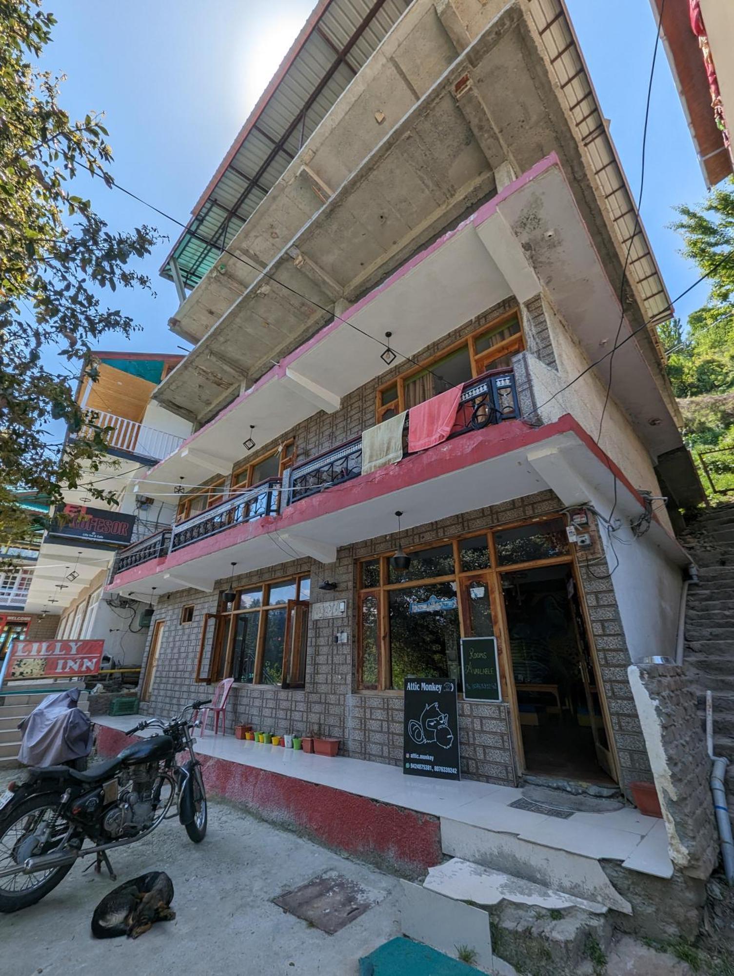 Attic Monkey Cafe & Rooms 마날리 외부 사진